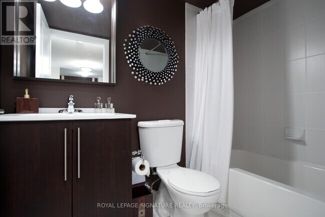 Photo - 105 Harrison Garden Blvd Unité 1405