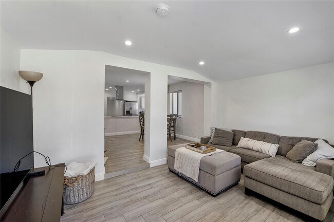 Photo - 342 SW 22nd St