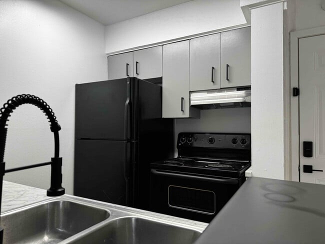 Photo - 170 De Chantle Rd Unit 608