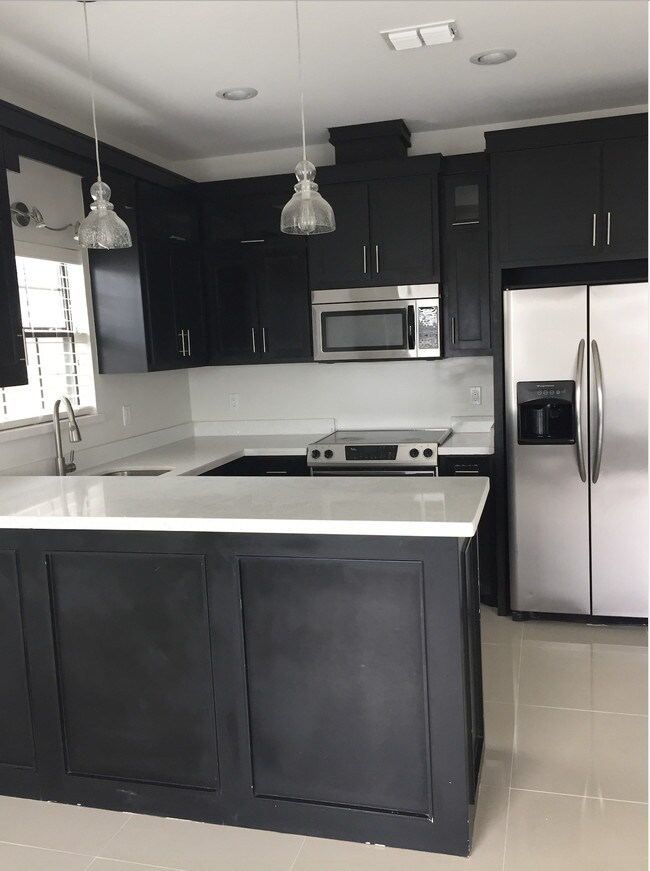 Photo - 1219 White Oak Dr Unidad Apt 3