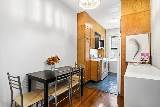 Photo - 36 Linnaean St Unit 2