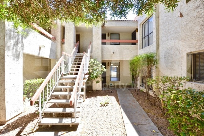 Building Photo - 3119 W Cochise Dr Unit 103 Rental