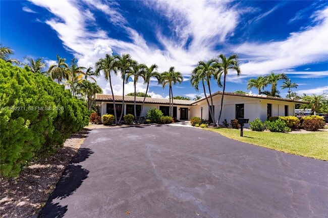 Building Photo - 636 Hibiscus Dr