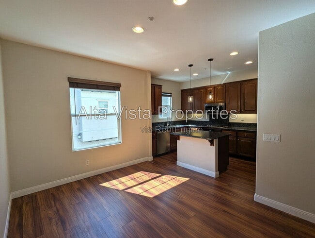 10521 Zenor Ln
