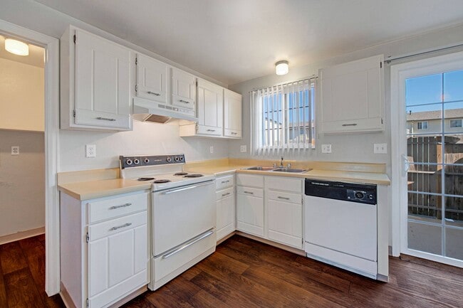 Building Photo - Yorkshire Rental