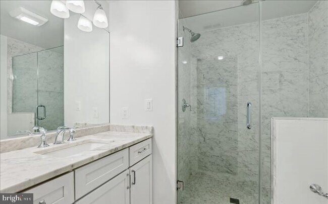 Photo - 1340 Nicholson St NW Unit 2