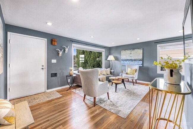 Photo - 4027 51st Ave SW
