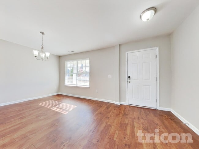 Photo - 42 Folkstone Ct