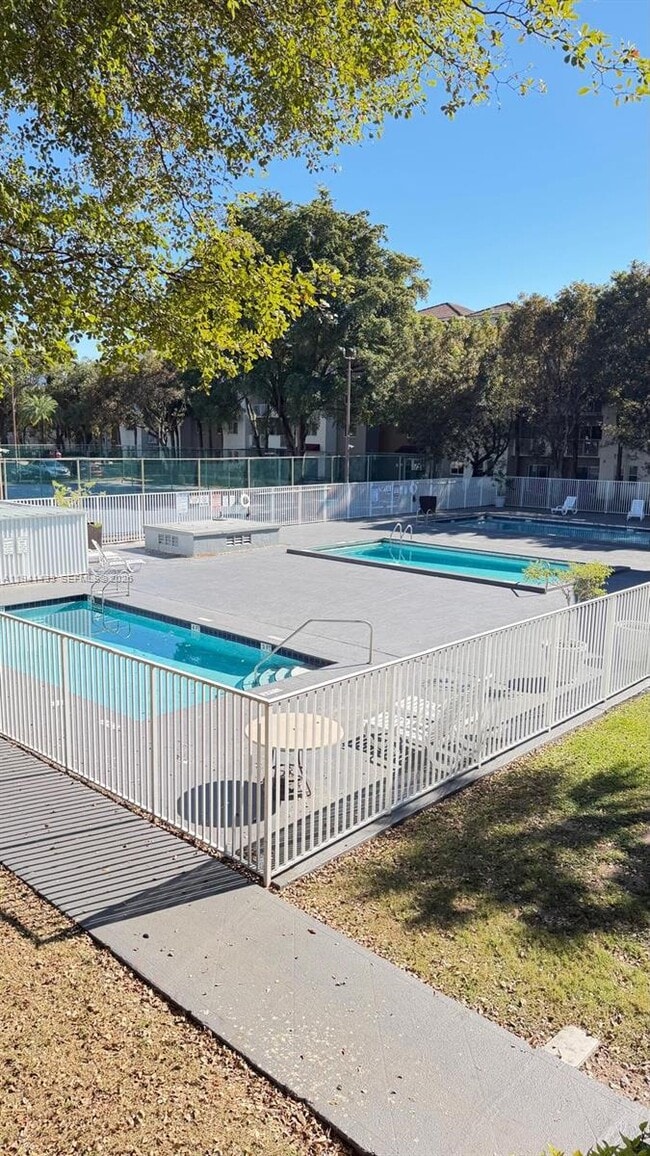 Photo - 11050 SW 196th St