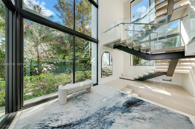 Photo - 420 N Hibiscus Dr