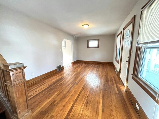 Photo - 536 E Jarvis Ave