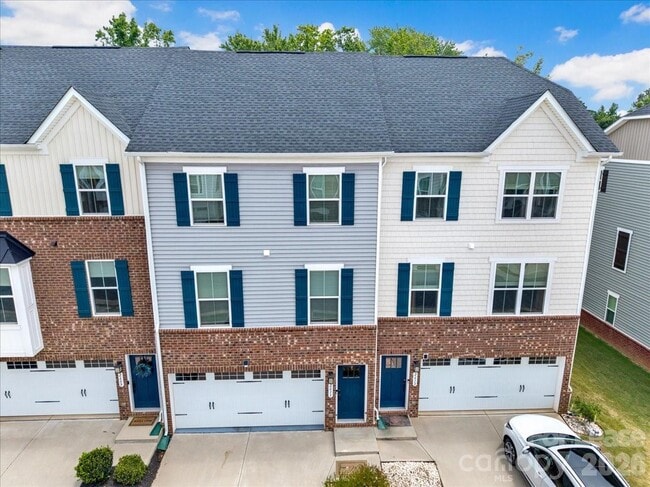 Photo - 2611 Grantham Place Dr
