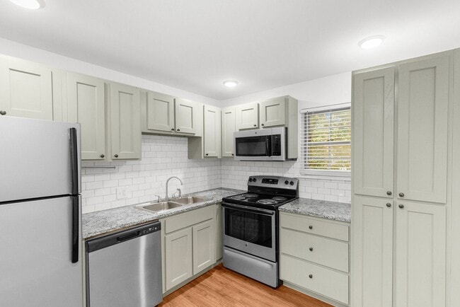 Photo - Avondale Point