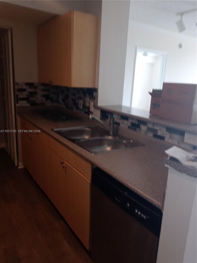 Photo - 1900 Van Buren St Unidad 309B