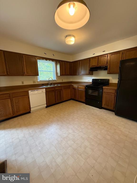Photo - 900 Dewberry Dr