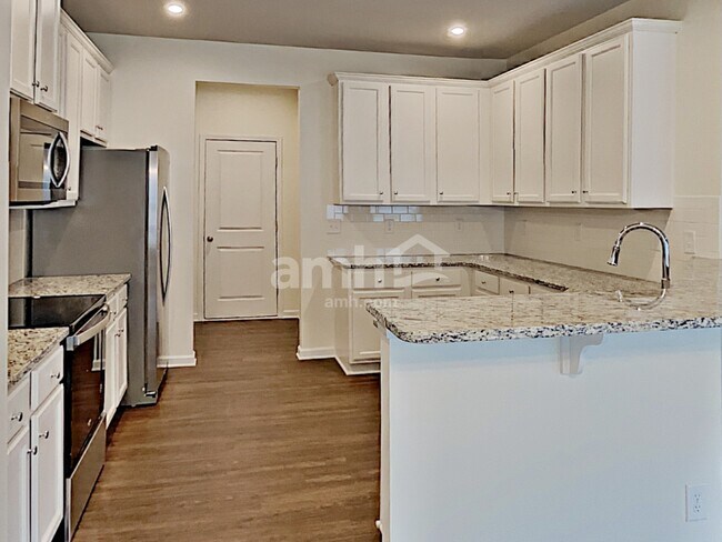 Photo - 697 Woodall Rd