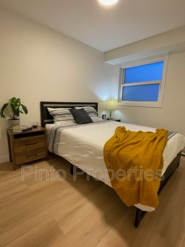 Photo - 8615-8108 108 St NW