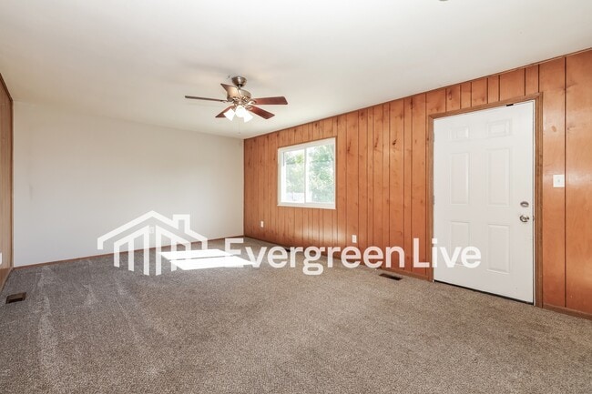 Photo - 5620 Northford Rd