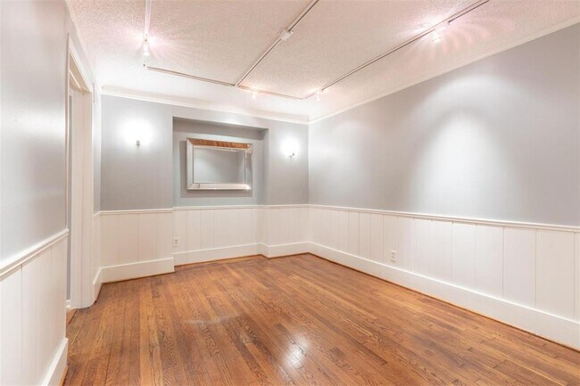 Photo - 2040 Bissonnet St