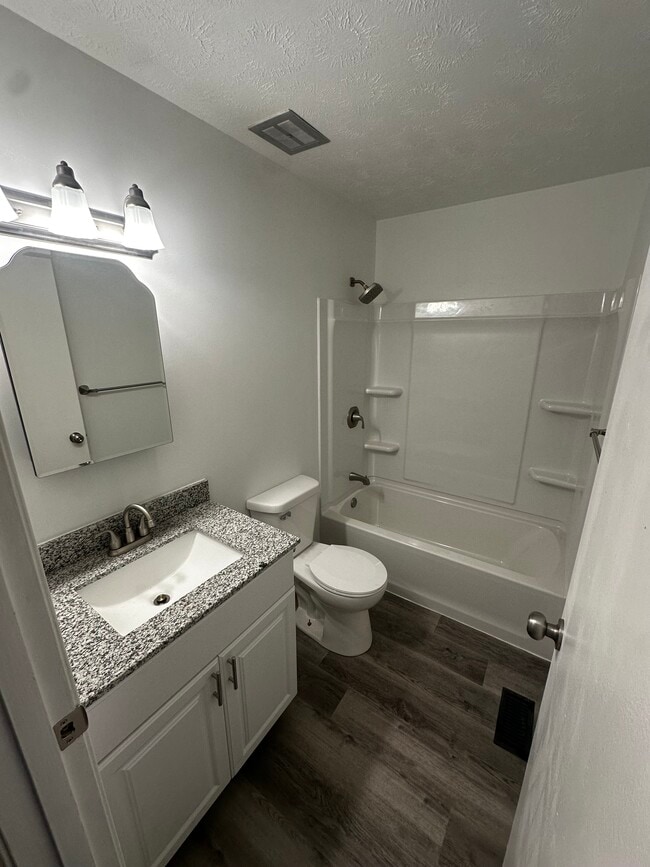 Photo - 6846 Emerald Ave Unit 6842