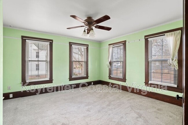 Photo - 227 James St