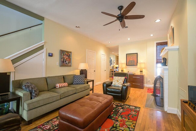 Photo - 504 Capitol Ct NE Unidad ID170373P