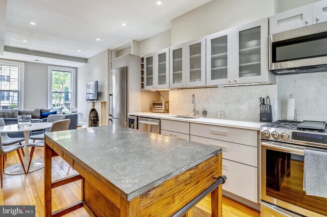 Photo - 1903 New Hampshire Ave NW