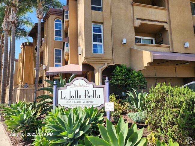 Building Photo - 5051 La Jolla Blvd Rental