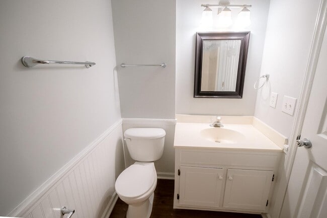 Photo - 942 Bonham Ave