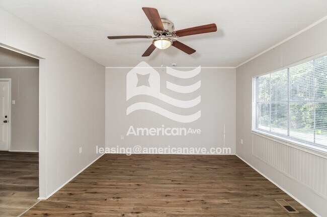 Photo - 2701 Welland St