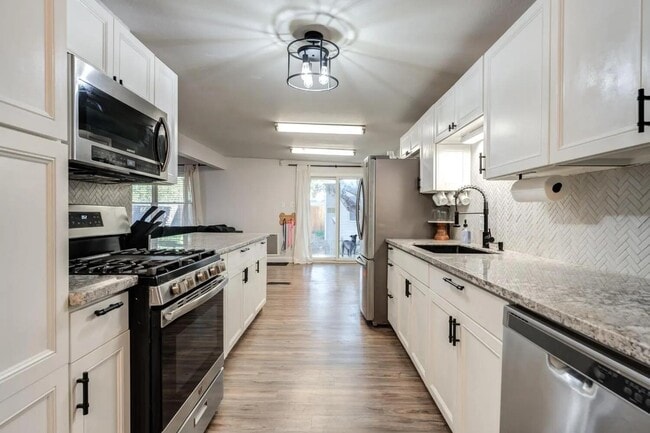 Photo - 2407 46th St