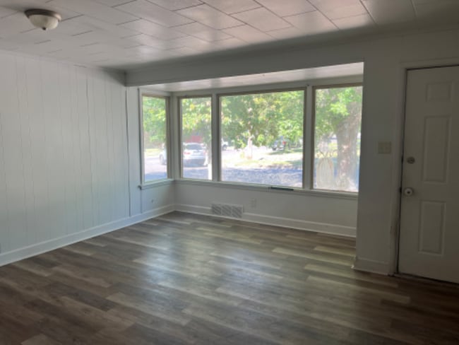 Photo - 1600 Curtis Ave