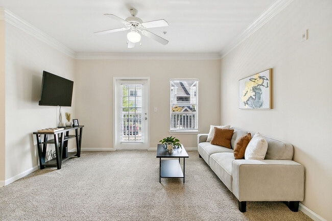 Photo - 2134 Calgary Crescent Unidad SI FL3-ID1613329P