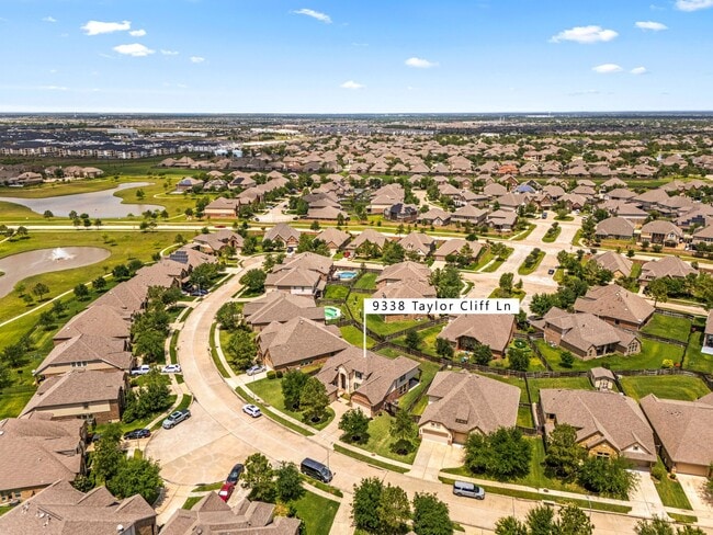 9338 Taylor Cliff Ln
