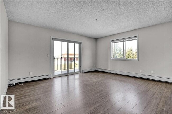 Photo - 14808-14125 125 St NW