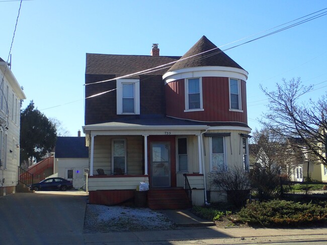 Photo - 735 W 26th St Unit APT 2