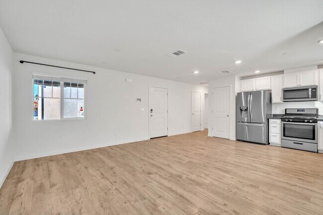 Photo - 4392 Silver Cedar Ln