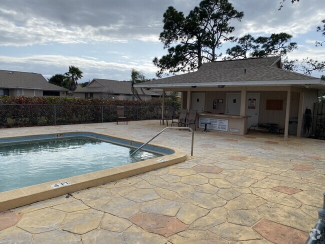 Building Photo - 27600 Southview Drive Rental