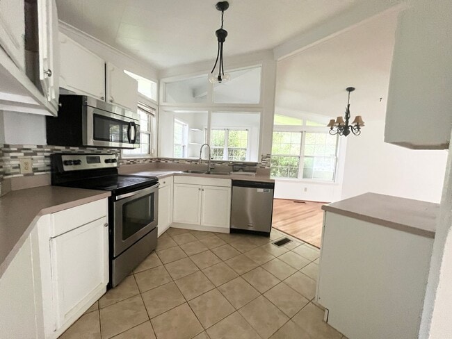 Photo - 1619 Midgett Dr