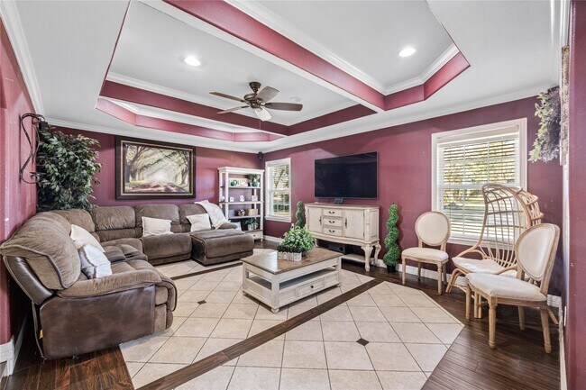 Photo - 922 Gilpin St