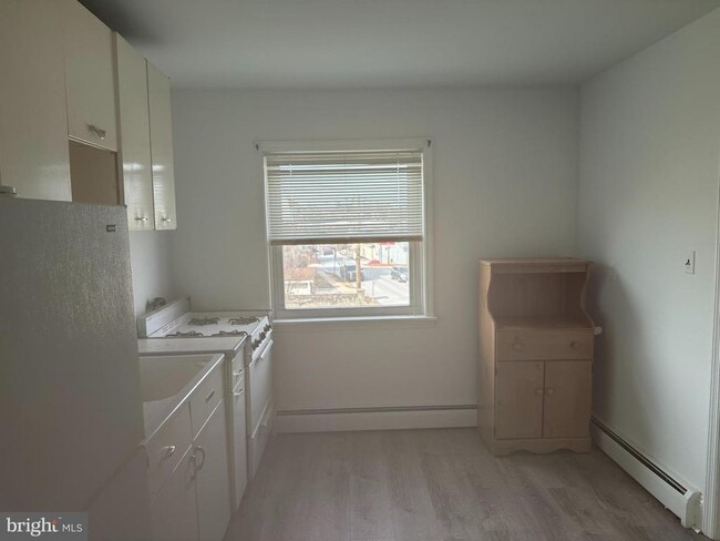 Photo - 424 S Matlack St Unit APT 3