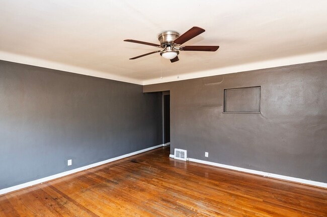 Photo - Lovely 2 Bedroom 2 Bathroom Home