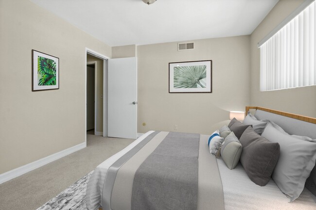 115 Doheny Apartments