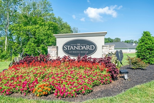 The Standard at White House Apartments