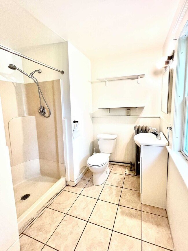 Photo - 28 Hyde St Unit B