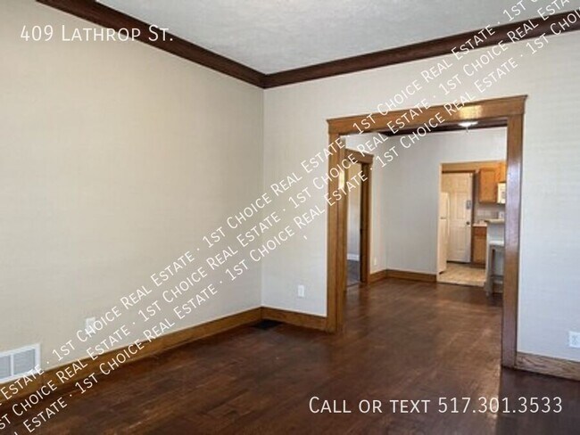 Photo - 409 Lathrop St