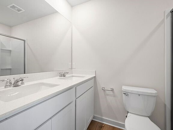 Photo - 2705 Fordham St