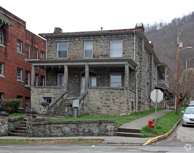515 Dickinson St Apartments For Rent in Williamson, WV