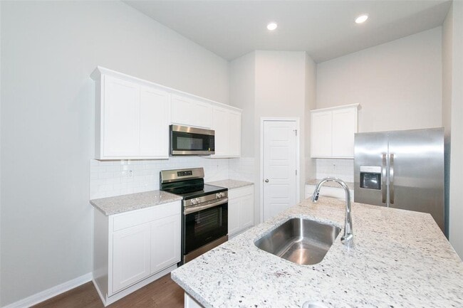 Photo - 403 Cross Barn Blvd