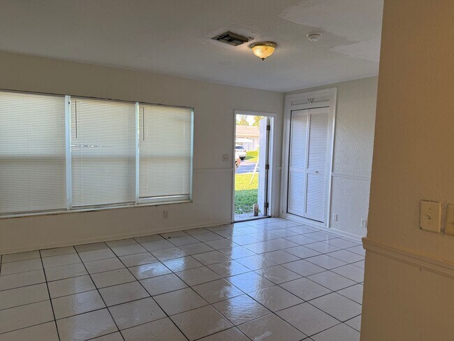 Photo - 139 W 28th St Unit MIddle B